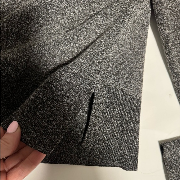 Ann Taylor woman’s large pull over sweater - Picture 6 of 7